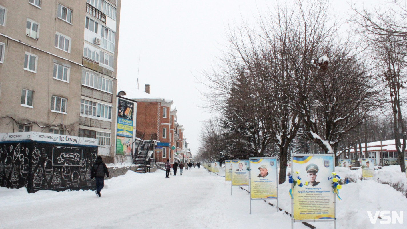 Ковель після снігопадів: фоторепортаж із засніженого міста