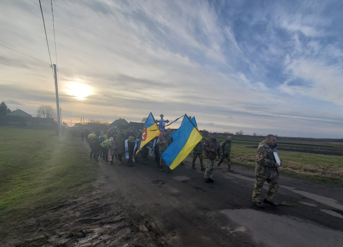 Помер від важких поранень: на Волині попрощалися з 24-річним Героєм