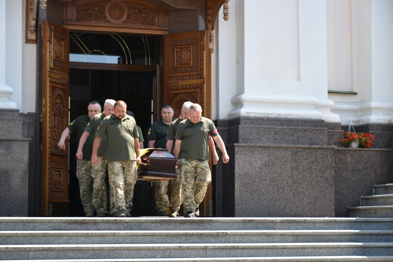 Менше двох тижнів не дожив до 38-річчя: у Луцьку попрощались з Героєм Павлом Ткачуком