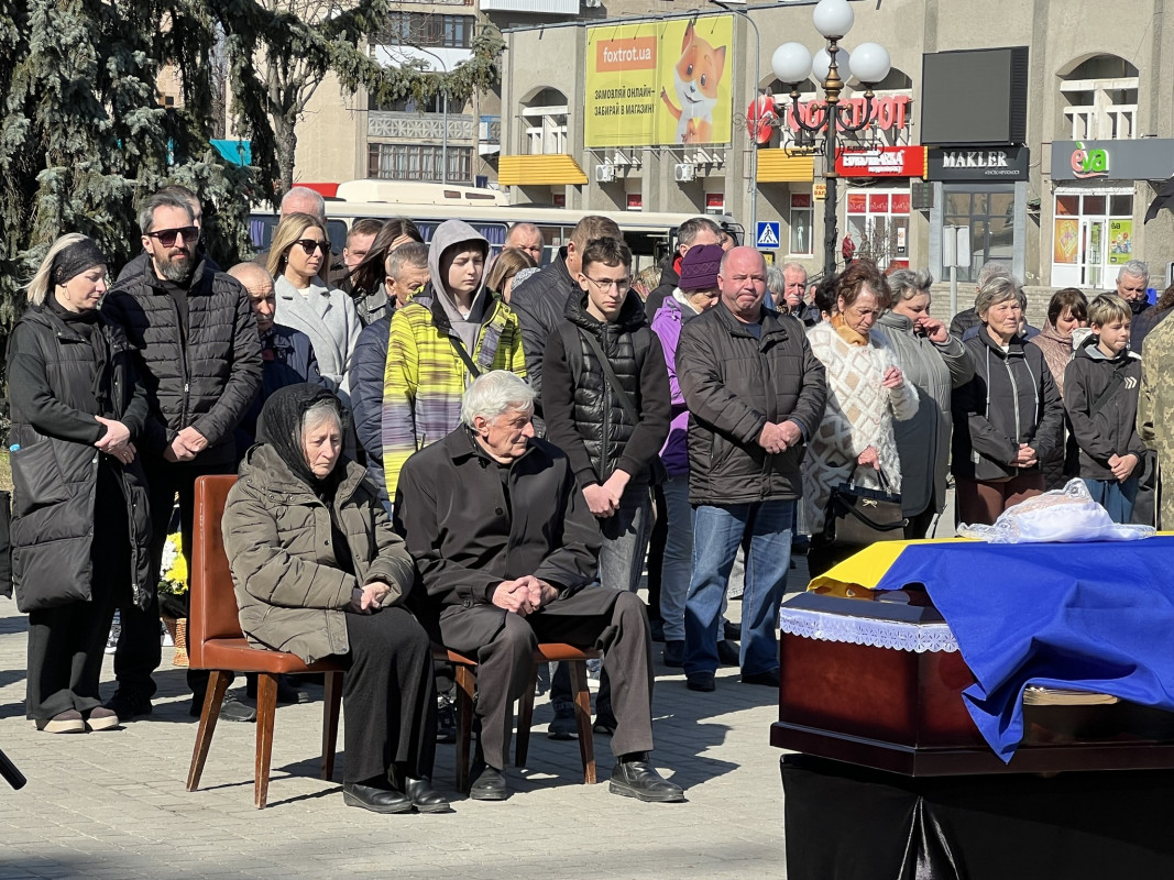 Другий день поспіль громада у жалобі: на Волині провели у вічність Героя Миколу Сахарчука