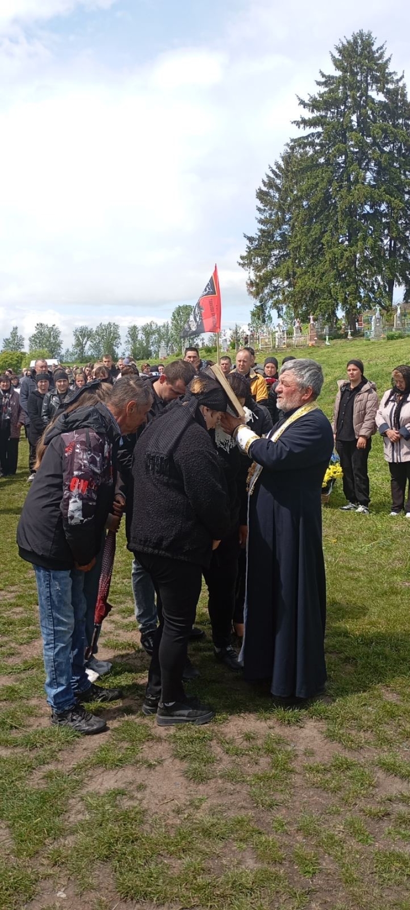 Загинув у бою понад два роки тому: на Волині попрощались з Героєм Григорієм Душним