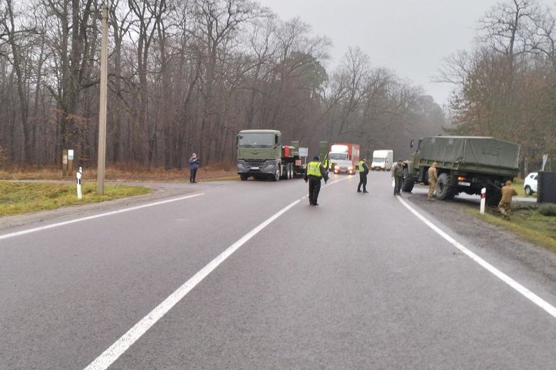 Вантажівка НГУ протаранила паркан приватного будинку: деталі смертельної аварії на Волині