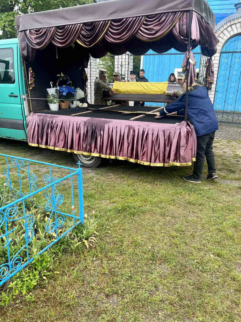 Понад пів року вважався зниклим безвісти: на Волині попрощалися з воїном Петром Яскичем