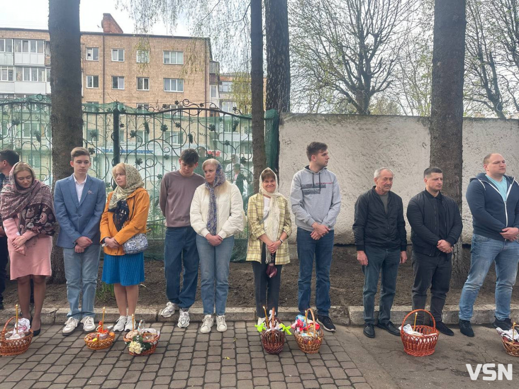 У Луцьку освятили паски в храмі Святого Великомученика Юрія Переможця ПЦУ. Фото