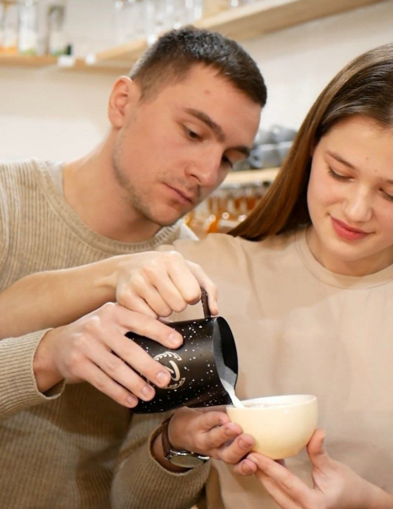 «Заклад для посиденьок, смачних десертів та кави»: у центрі Луцька відкриється нова кондитерська