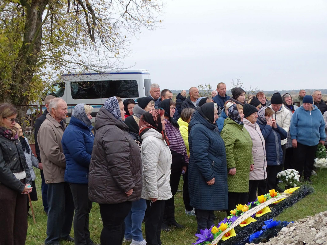 Загинув у ДТП під час відпустки: на Волині попрощалися з військовим Петром Костровським