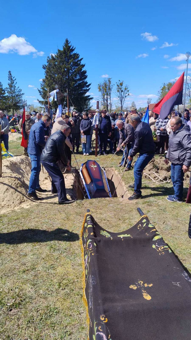 З вересня 2024 року рідні жили надією: на Волині попрощалися із 31-річним Героєм Іваном Фіщуком