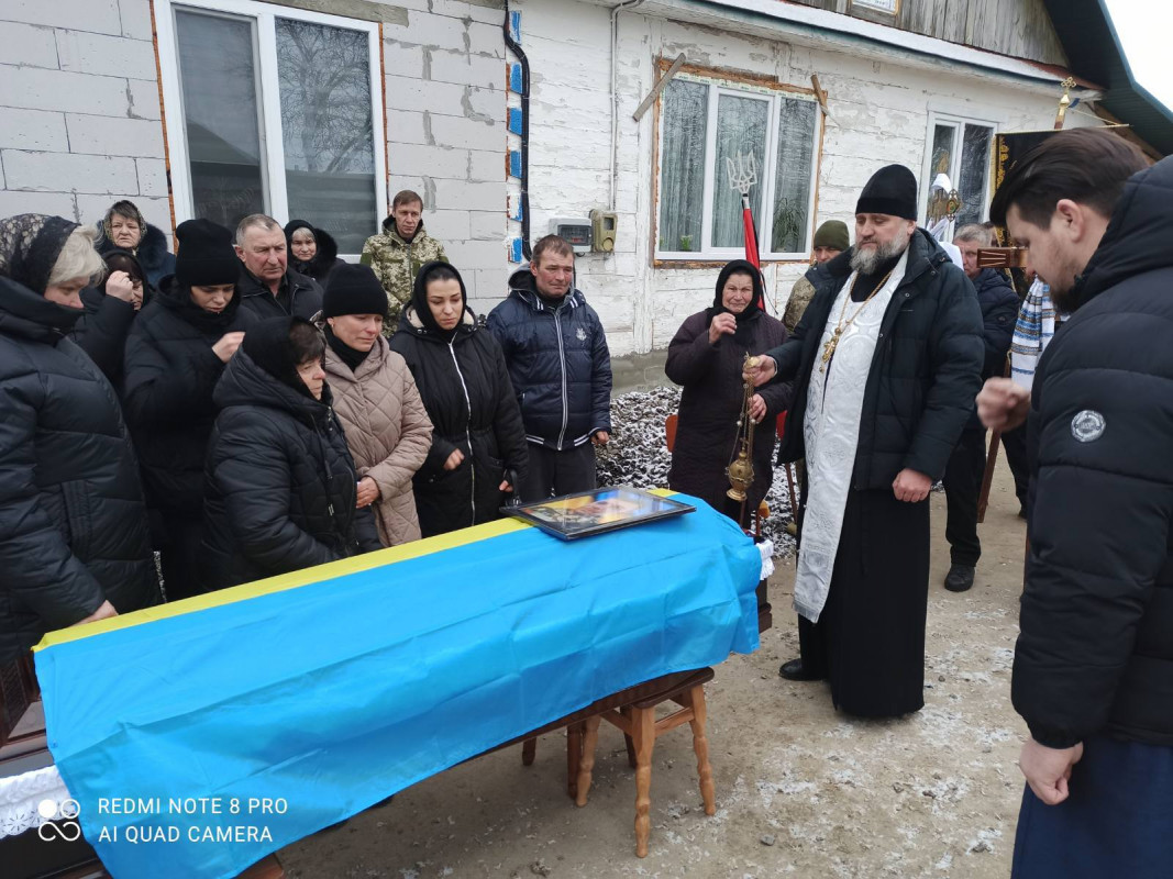 Понад рік вважався зниклим безвісти: на Волині попрощались з Героєм Миколою Коновим