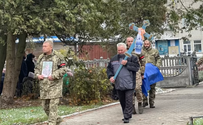 Пішов на фронт заради брата і Батьківщини: на Волині попрощалися з Героєм Олександром Шумом