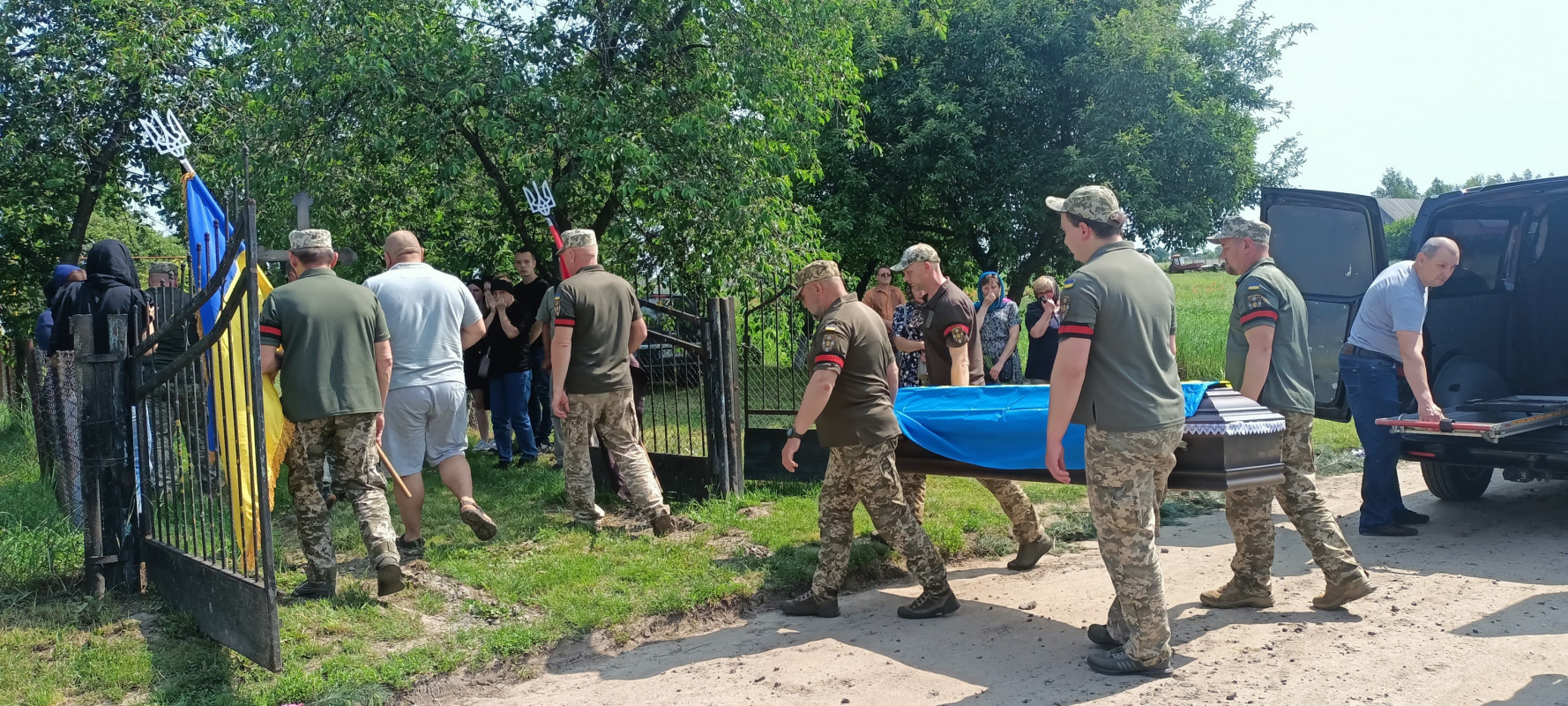 Довгий час вважався зниклим безвісти: на Волині попрощались з Героєм Сергієм Холодовим