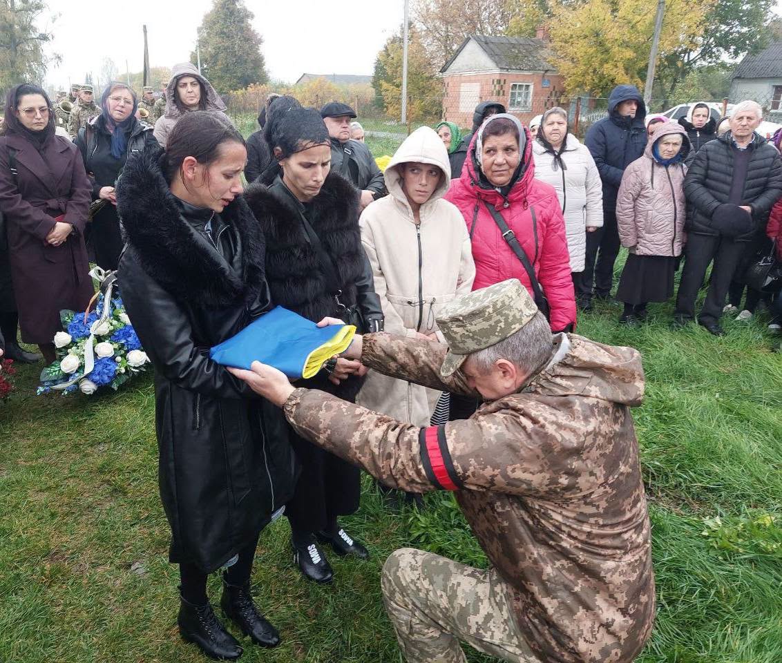 Помер від тяжких поранень: на Волині попрощалися з 59-річним Героєм Петром Кидибою