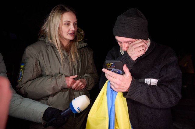 Більшість – захисники Маріуполя: з російського полону повернулося 100 українців