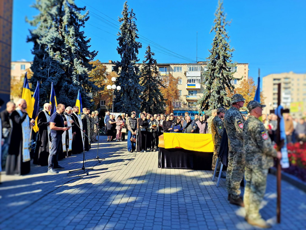 Йому назавжди 37: на Волині попрощалися із полеглим захисником Дмитром Бондаруком