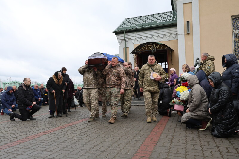 Загинув на Сумщині: у Луцьку попрощалися з Героєм Сергієм Макаруком