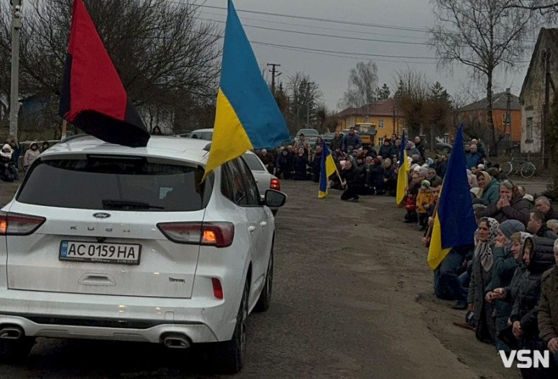 Осиротіли донечка і син: «на щиті» востаннє додому повернувся Герой з Волині Сергій Челяда