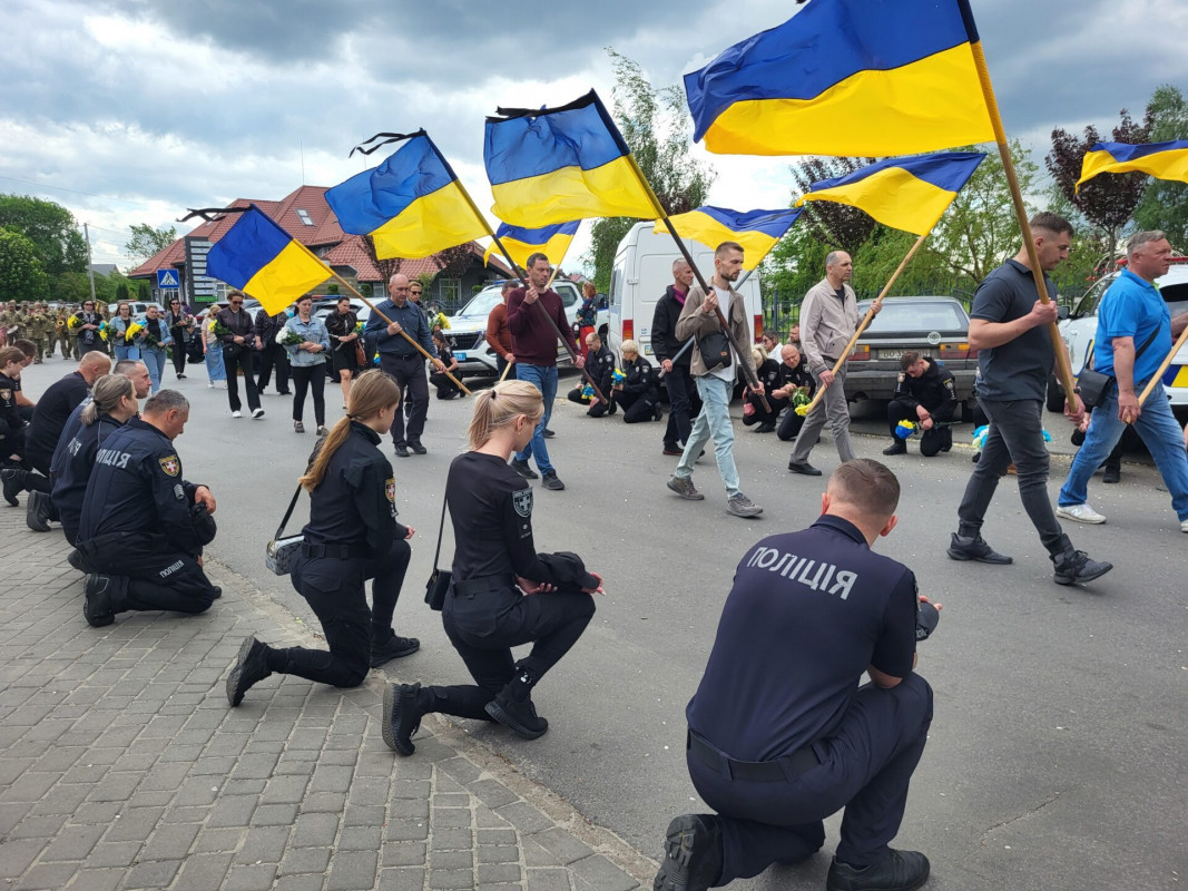 Учасник АТО, поліцейський, батько: на Волині попрощалися з 35-річним Героєм Дмитром Сергієнком