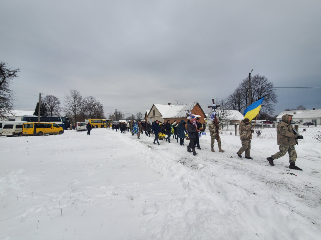 Не дожив до Перемоги, але наблизив її ціною власного життя: на Волині попрощалися з бойовим медиком.