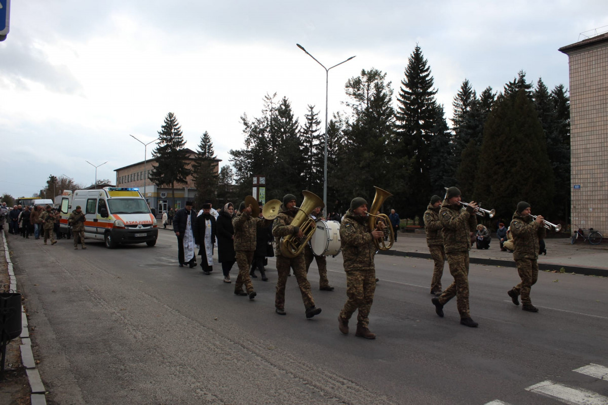 Донька та син втратили батька: на Волині попрощались із Героєм Василем Мартинюком