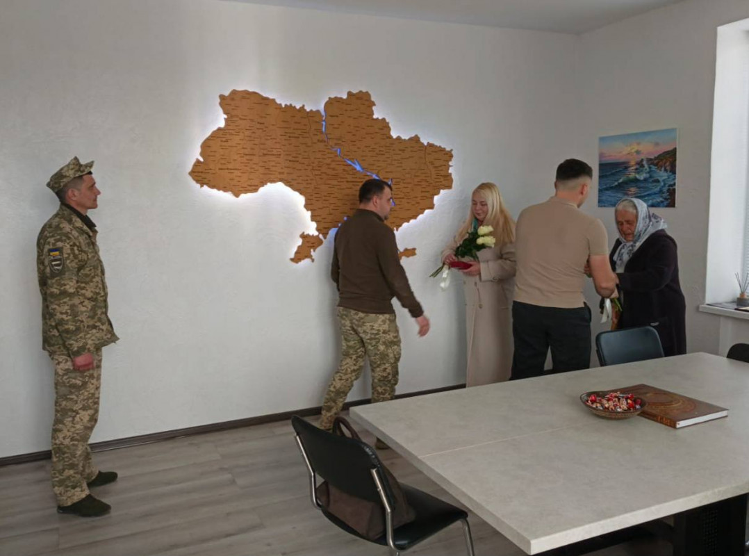 Загинув, прикриваючи побратимів: Героя з Волині посмертно нагородили орденом