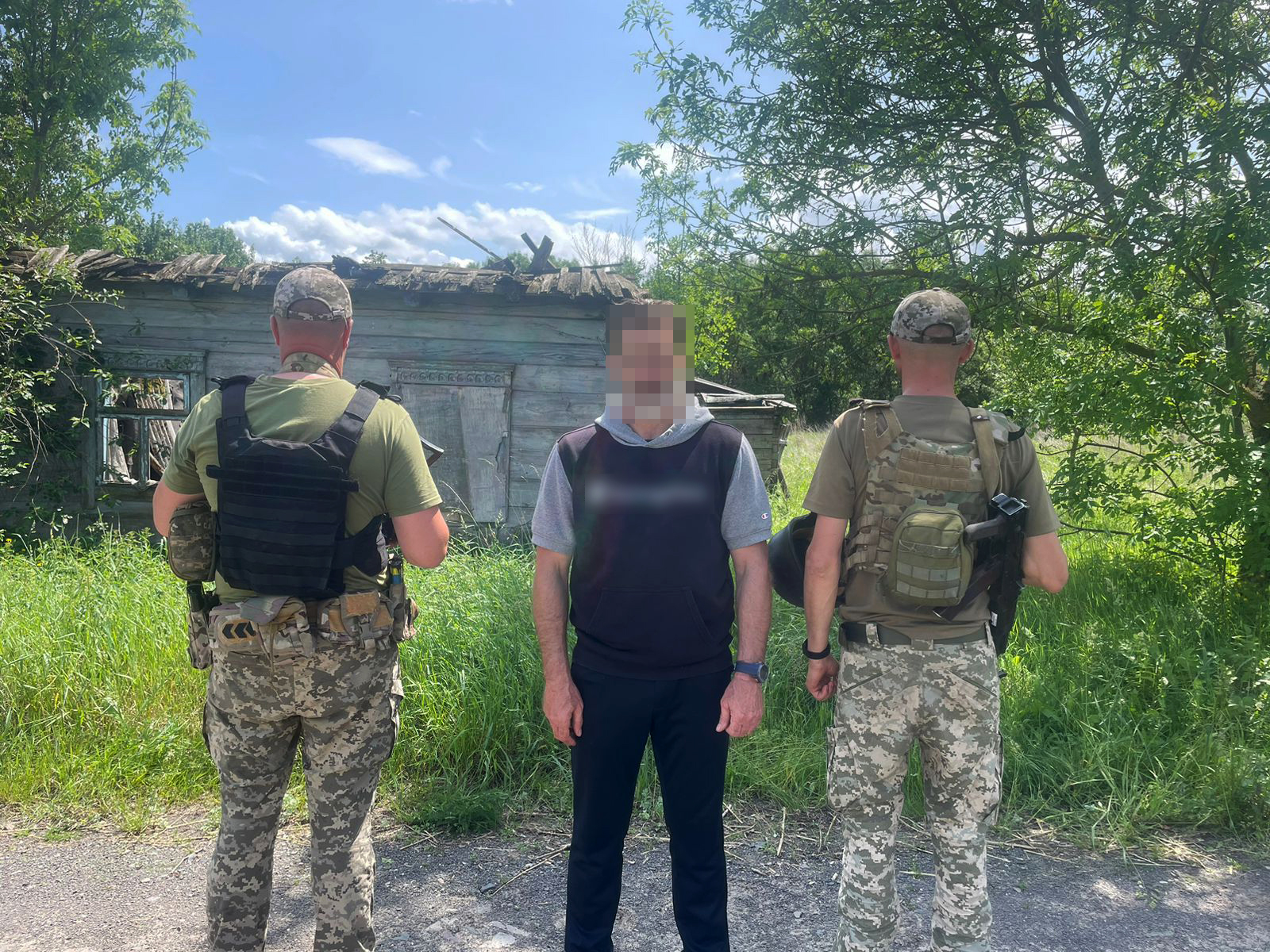 На Волині затримали ухилянтів, які втікали через ліс і ховалися від дронів. Відео