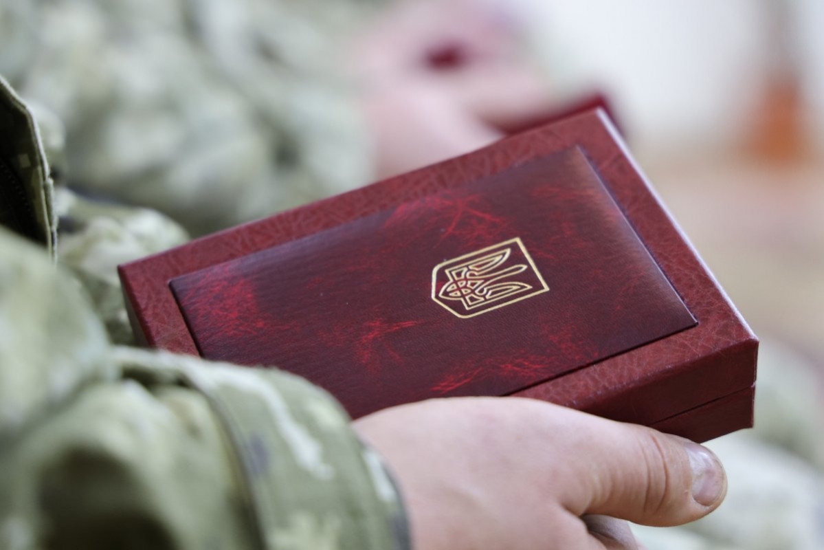 Прикордонник-історик та бойова медикиня з Волинського загону отримали державні відзнаки