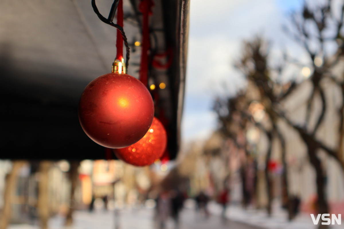 Останній день 2025 у Луцьку: місто в очікуванні Нового року. Фоторепортаж