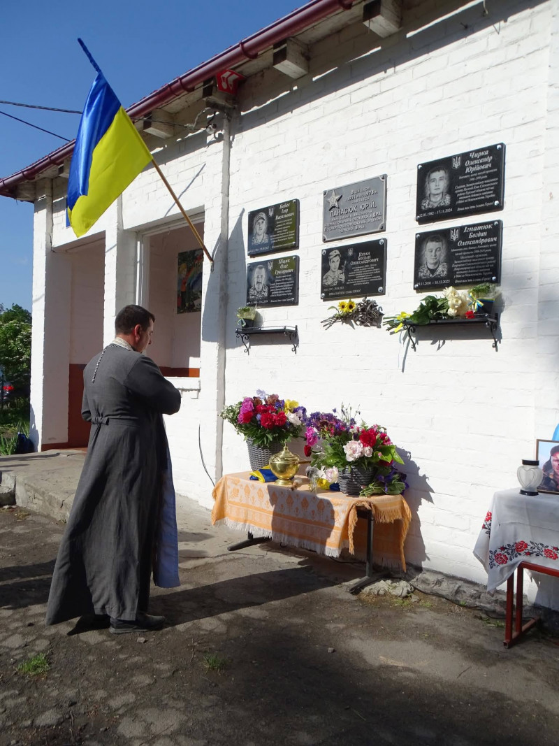 У ліцеї на Волині відкрили меморіальні дошки чотирьом полеглим Героям-випускникам