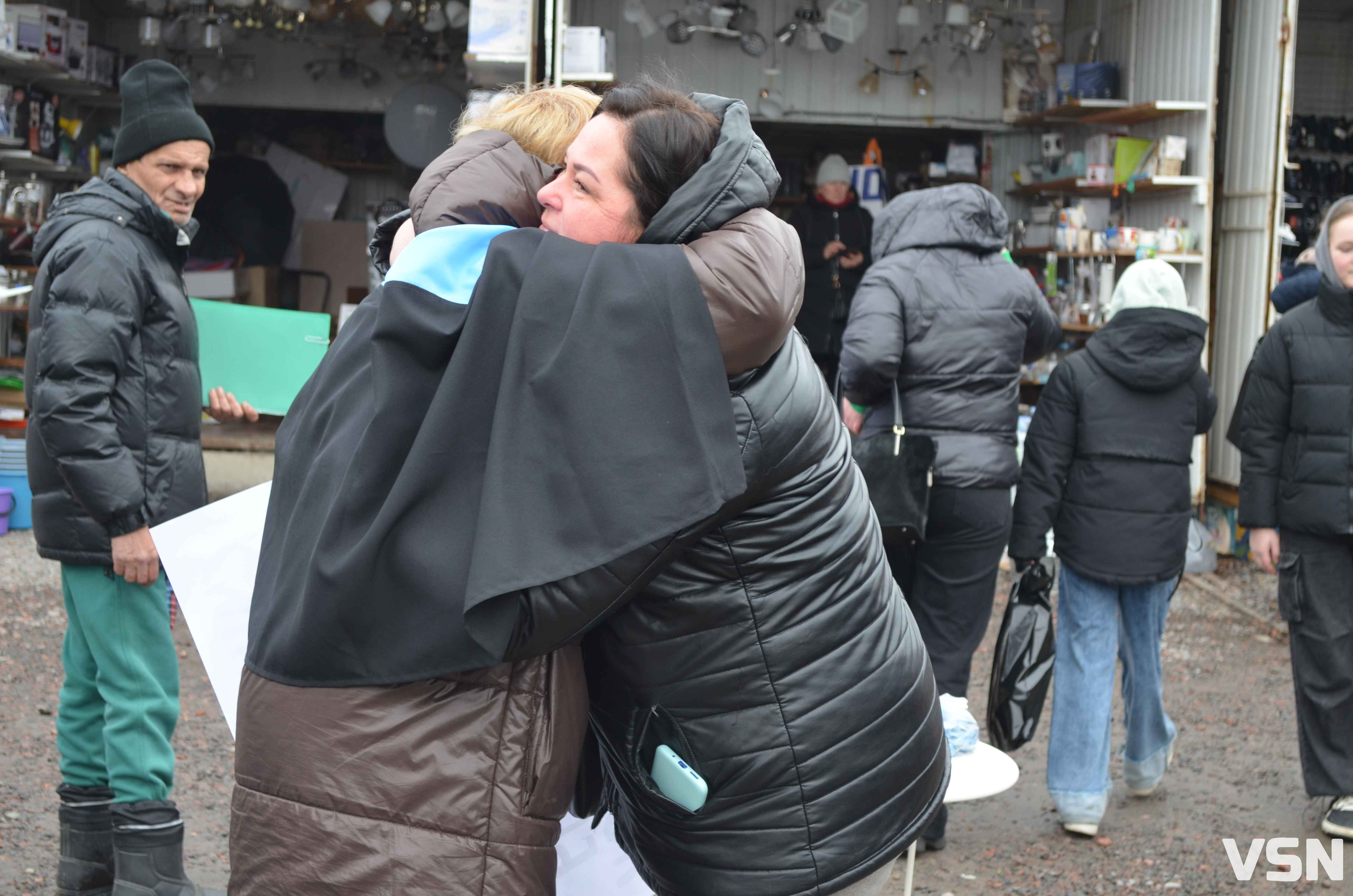 «Обійми, якщо не байдуже»: на Волині у прикордонній громаді відбулася акція на підтримку військових та їхніх сімей