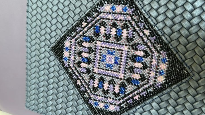 Волинянка створює унікальні шкіряні сумки, які замовляють навіть з-за кордону
