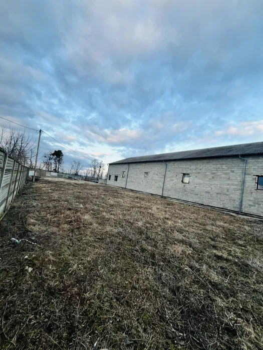 У селі неподалік Луцька продають виробничий комплекс із ділянкою за 21 мільйон