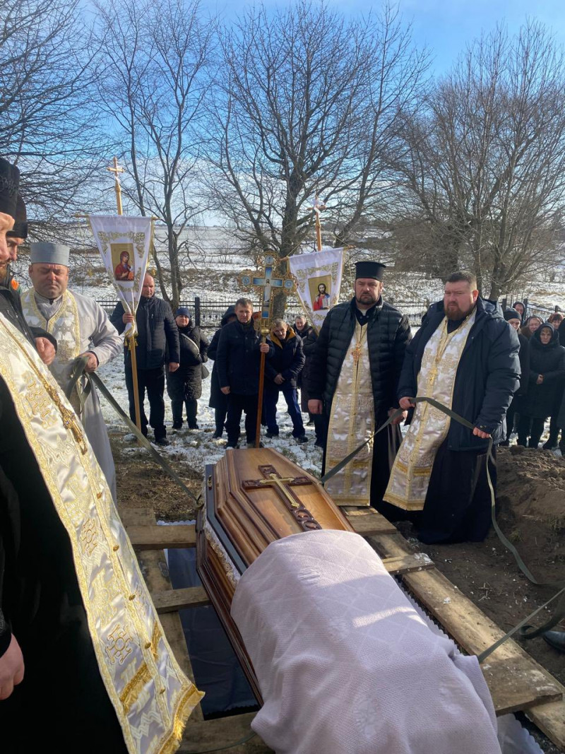 Перший український священник у місті: на Волині поховали протоієрея храму ПЦУ