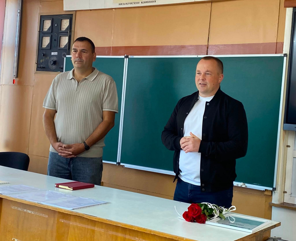 У ліцеї на Волині попрощалися з багаторічною директоркою та представили нового керівника