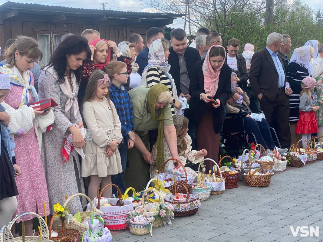 Як на Волині освячують великодні кошики. Фото