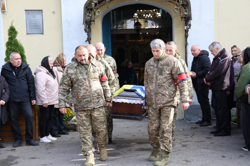 Назавжди 44: на Волині попрощалися з Героєм Віктором Бондаруком