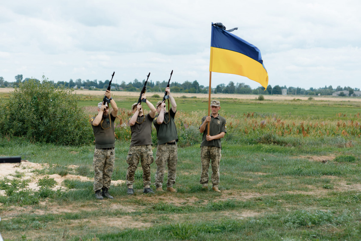 Загинув унаслідок ворожого мінометного обстрілу: на Волині попрощались із Героєм Леонідом Івчуком