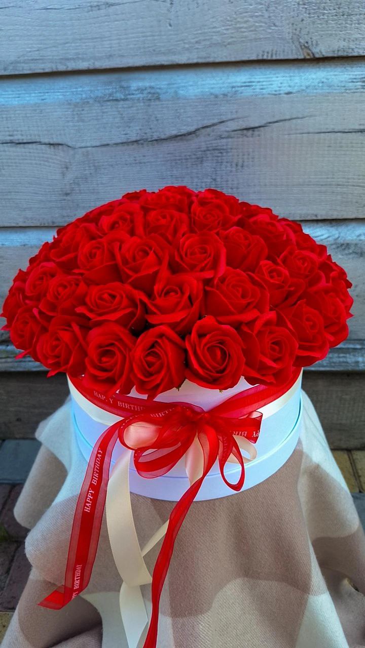 Майстриня з Волині створює букети, що не в’януть до десяти років