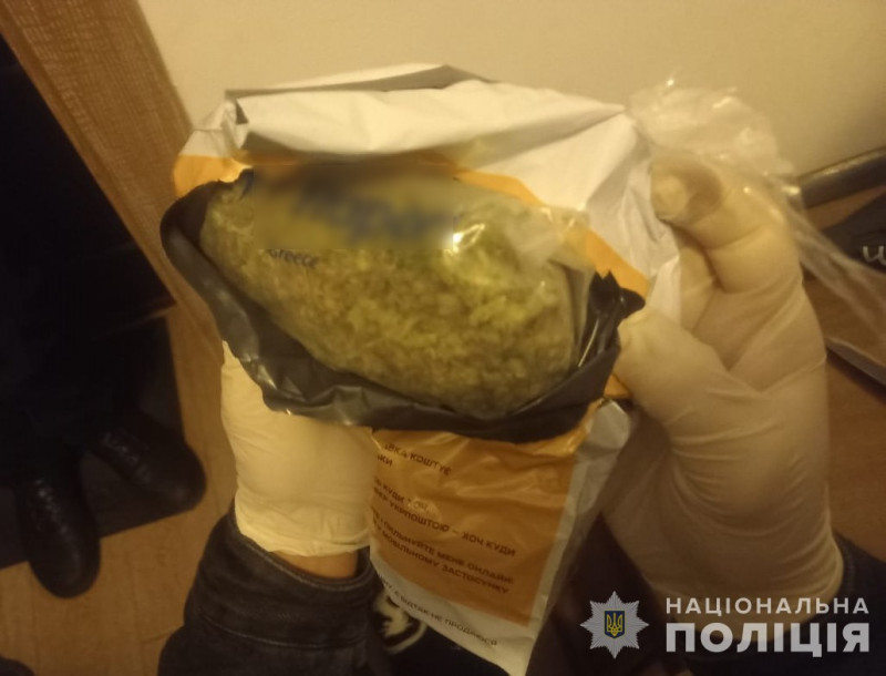 Волинські оперативники накрили дві нарколабораторії і затримали наркодилерів