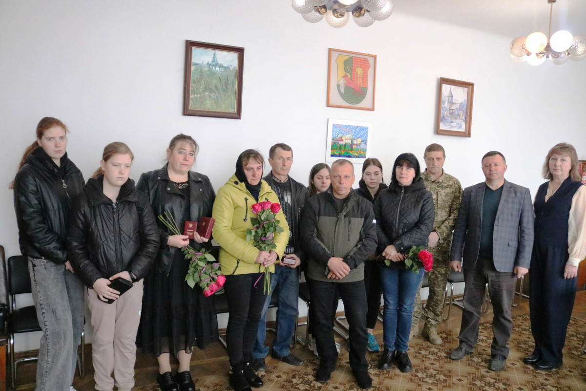 Віддали своє життя за Україну: на Волині рідним загиблих Героїв вручили посмертні нагороди