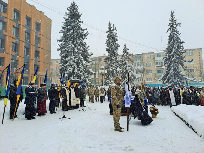 Вважався зниклим безвісти: на Волині попрощалися із захисником Дмитром Колядою