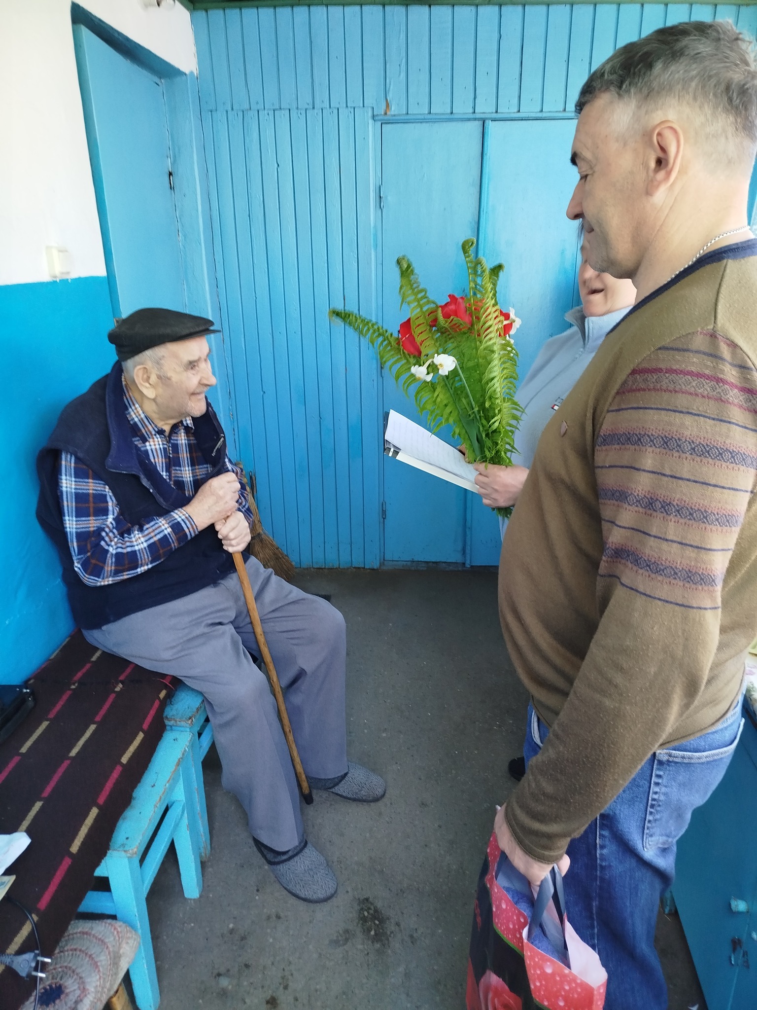 У громаді на Волині з іменинами привітали довгожителя