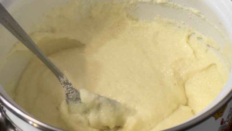 Смак із бабусиної кухні: волинянка розповіла, як готувати справжні манники