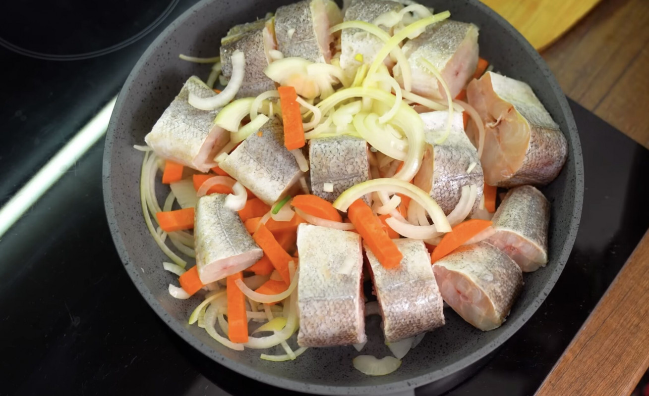 Як приготувати хек зі смаком раків