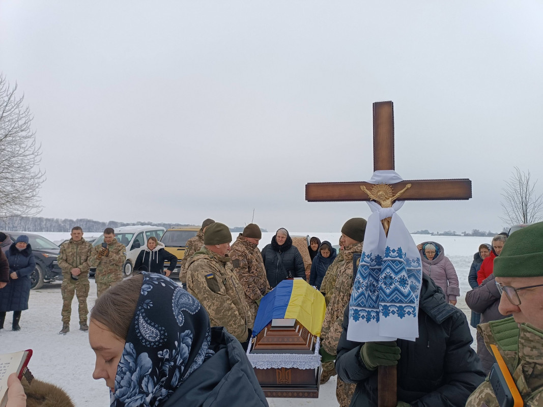 Тривалий час вважався зниклим безвісти: на Волині попрощалися з Героєм Володимиром Вакульчуком