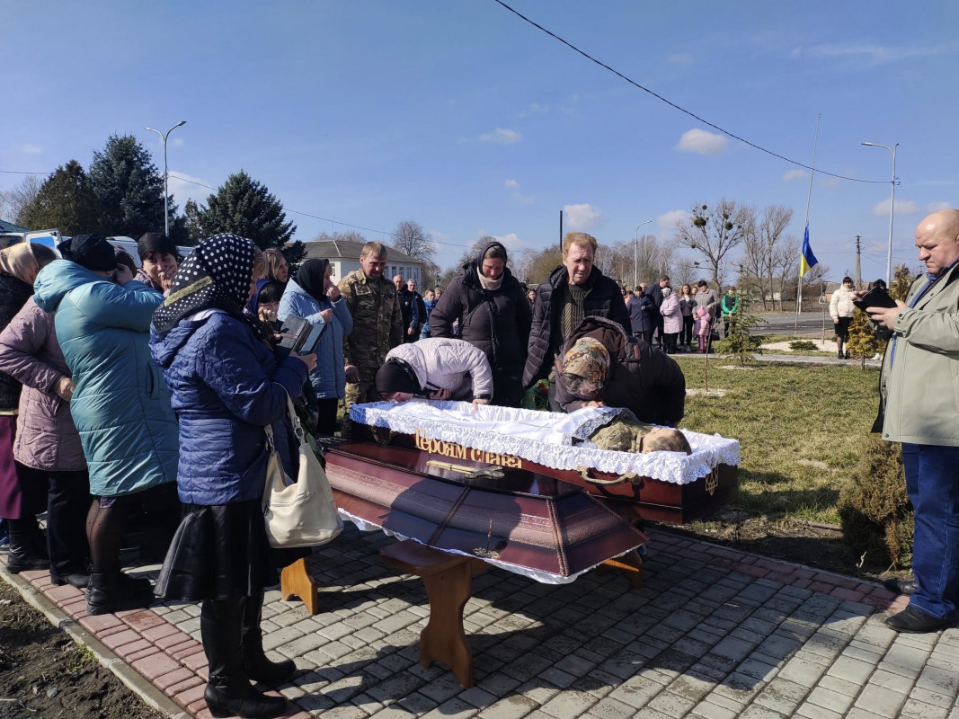 Життя обірвалось на Донеччині: волиняни попрощались з Героєм Миколою Тимощуком