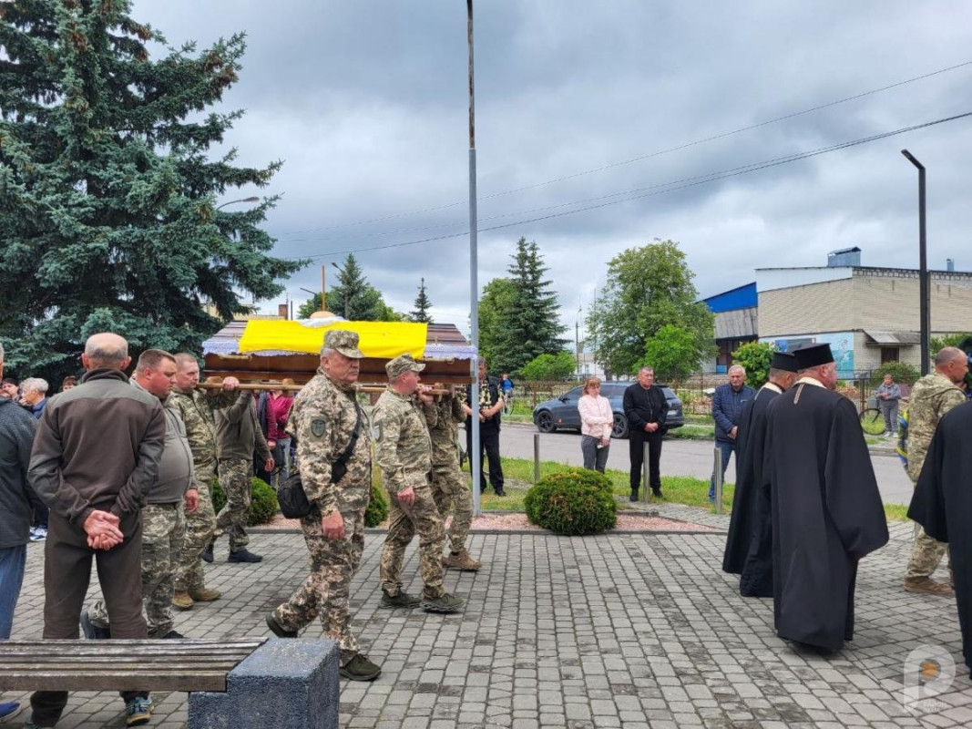 Понад два роки вважався зниклим безвісти: у громаді на Волині попрощалися з Героєм Олександром Барилюком
