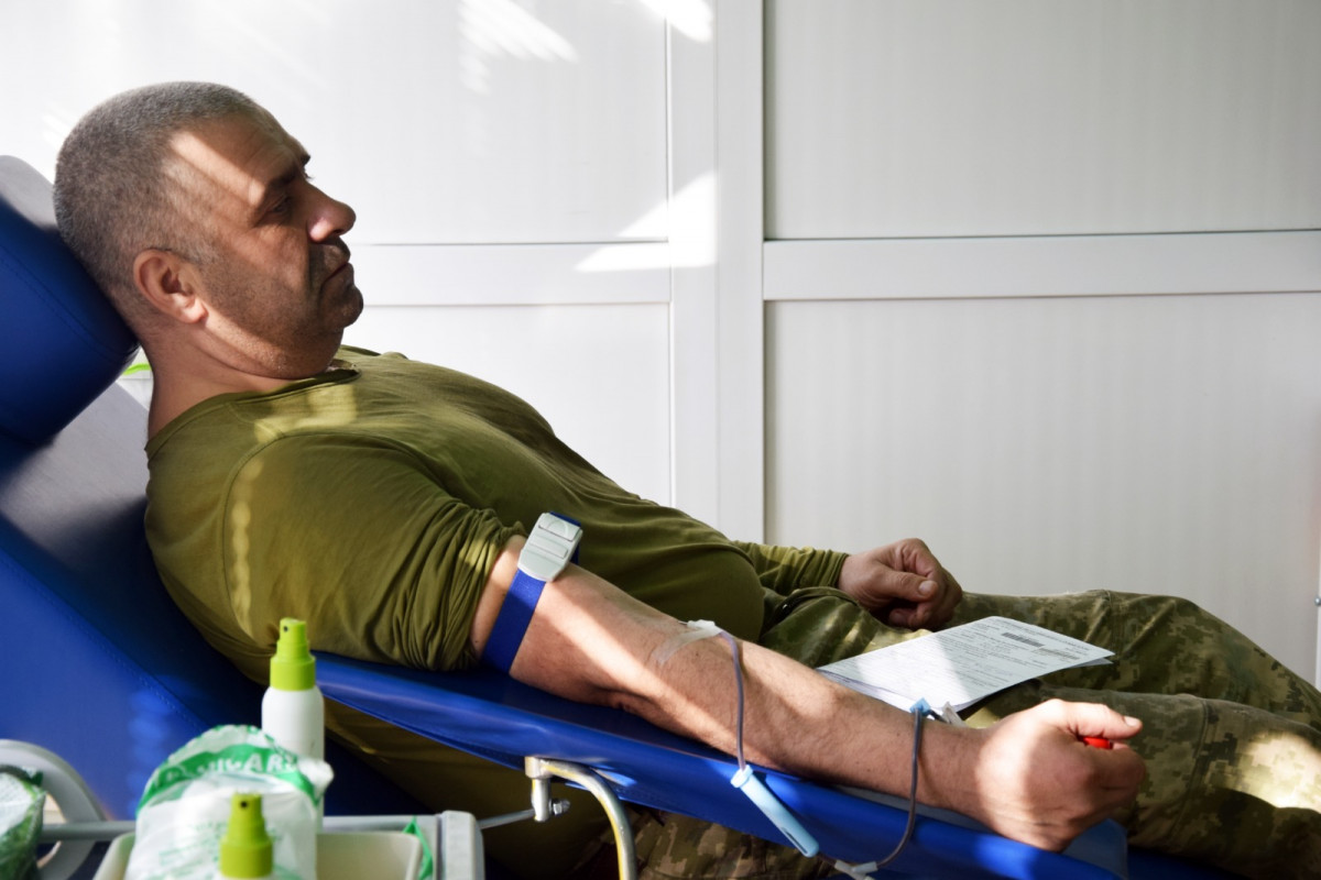 Кров для фронту і тилу: волинські прикордонники поповнили банк крові