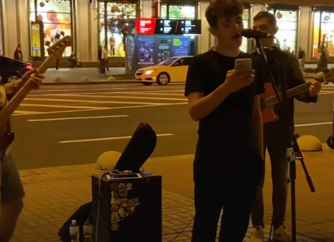 Від гуртожитку до великої сцени: волинянин YAKTAK розповів, як став одним із найпопулярніших артистів України