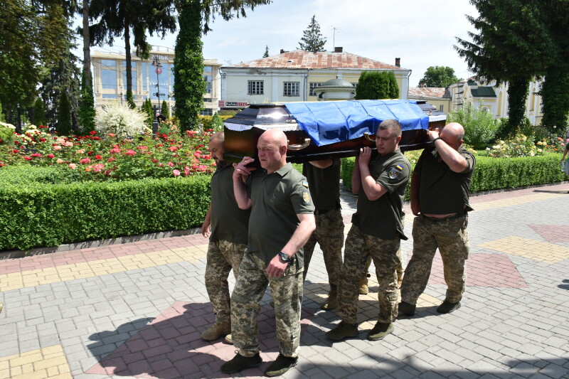 Навіки 45: у Луцьку попрощались з Героєм Олександром Лижнюком