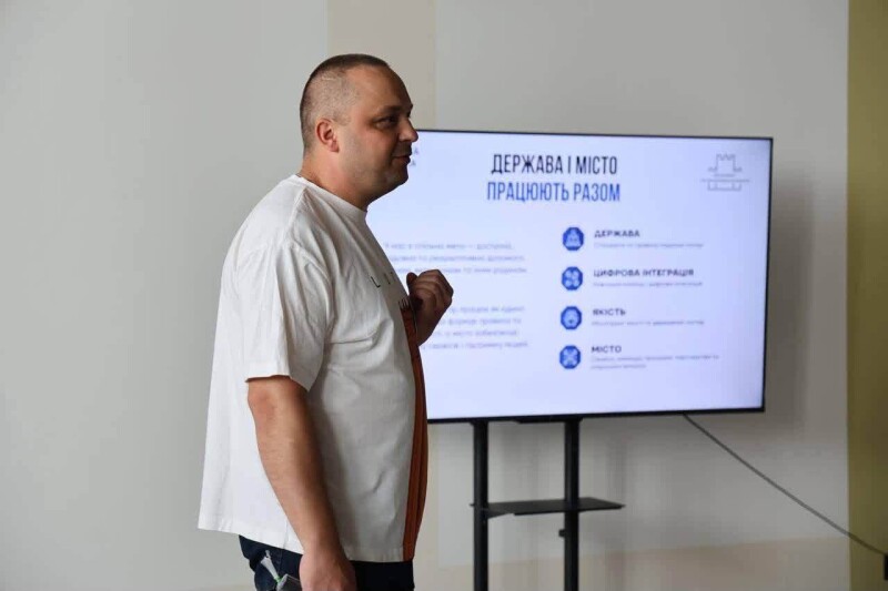 У Луцьку готують до відкриття Державний ветеранський простір: Олександр Корнієнко оглянув готовність центру