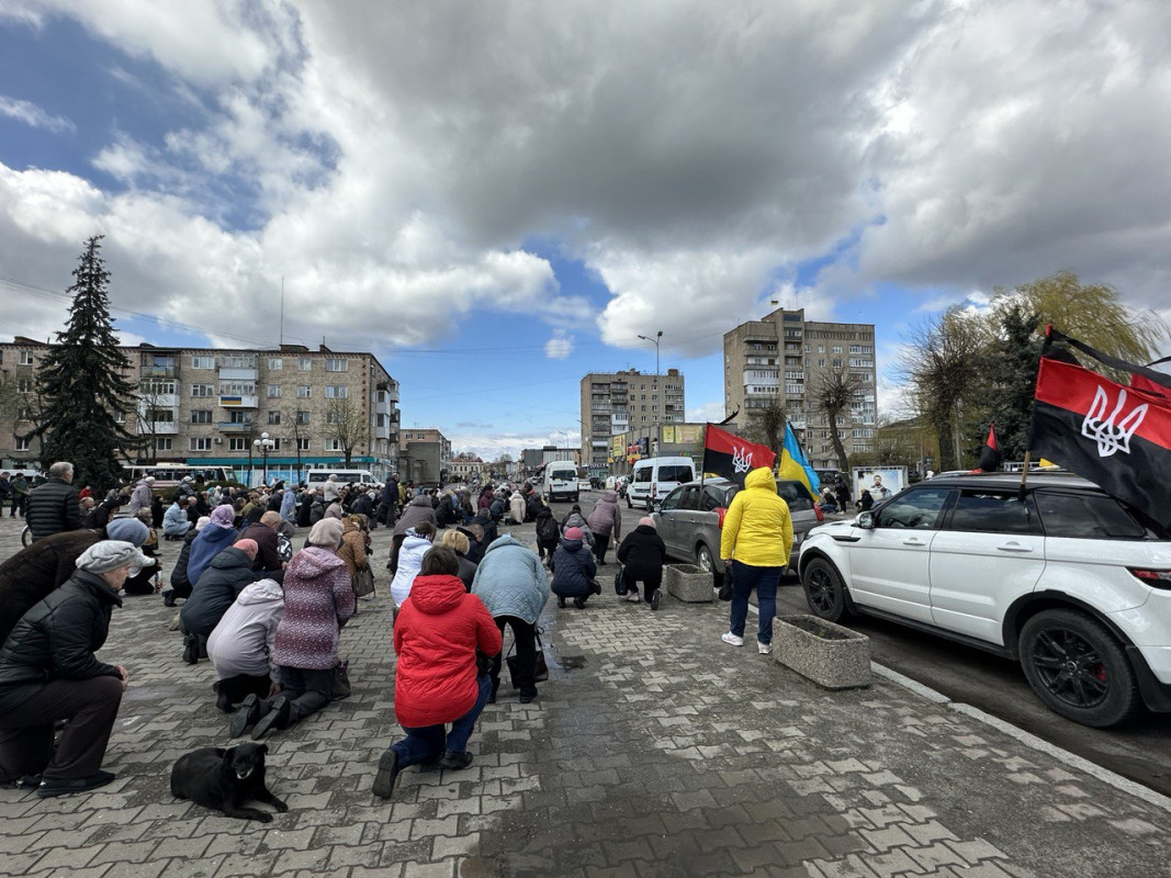 Тільки повернувся з відпустки на фронт і загинув: на Волині попрощалися із Героєм Андрієм Шпилюком